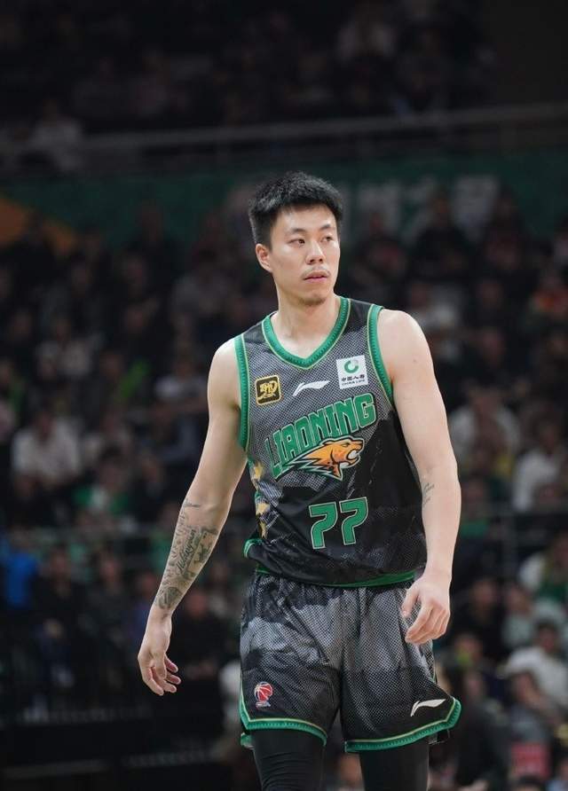 下载-媒体人：张镇麟加盟上海的转会费不菲，赵睿连他的一半都不到