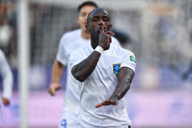 1709371912101037079.jpg 【中超】阿代米卡隆两新援建功 津门虎1比1南通支云