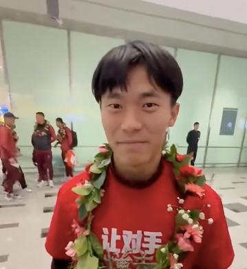 华体会 hth-胡荷韬：亚军成绩有遗憾，要转化成动力；先回成都休整再冬训